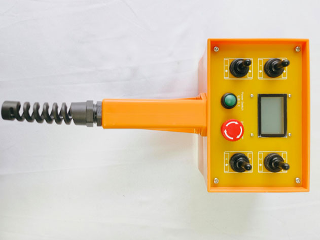 手持式4個(gè)撥桿工業(yè)遙控器